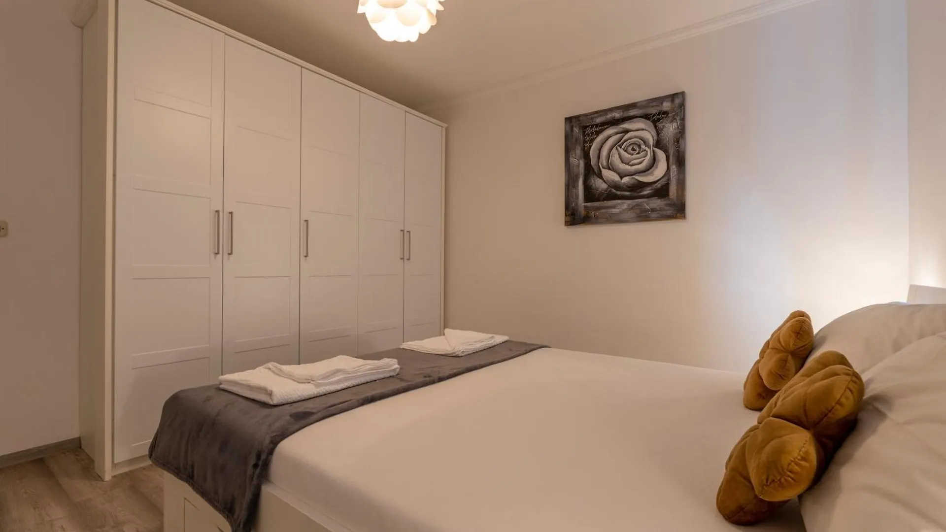 Apartments Limia Pola 0*,  Croazia