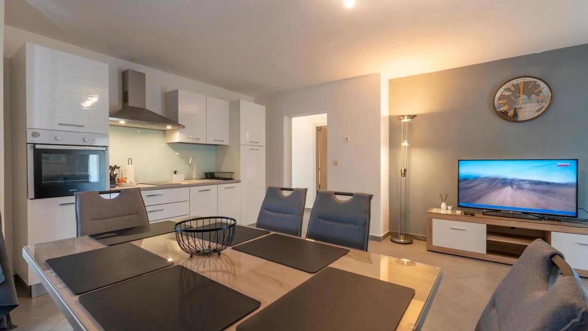 Apartments Limia PUY 0*,