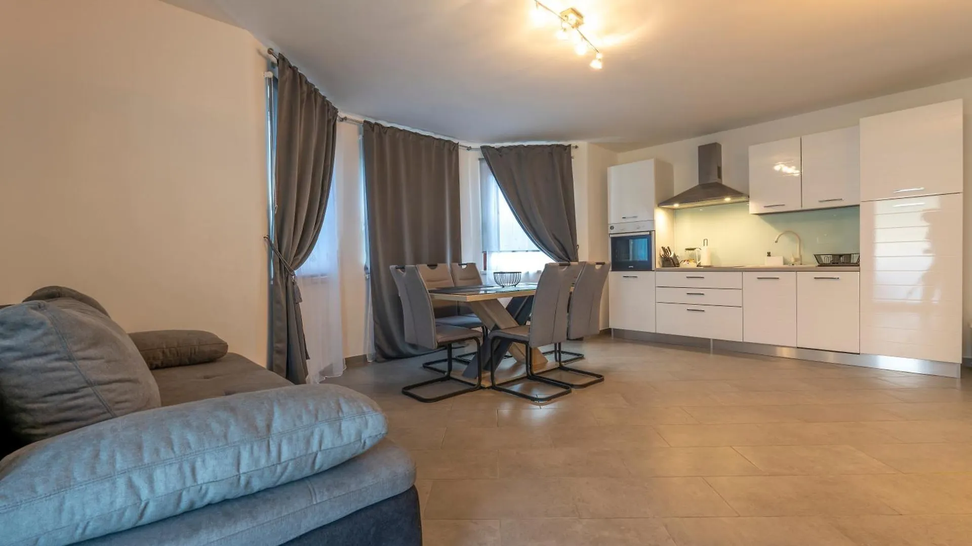 Apartments Limia Pola