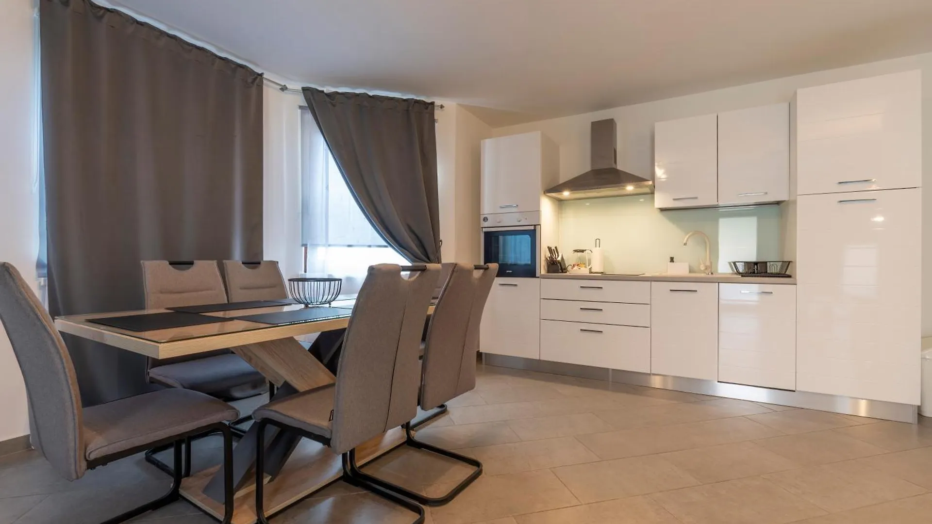Apartments Limia Pola