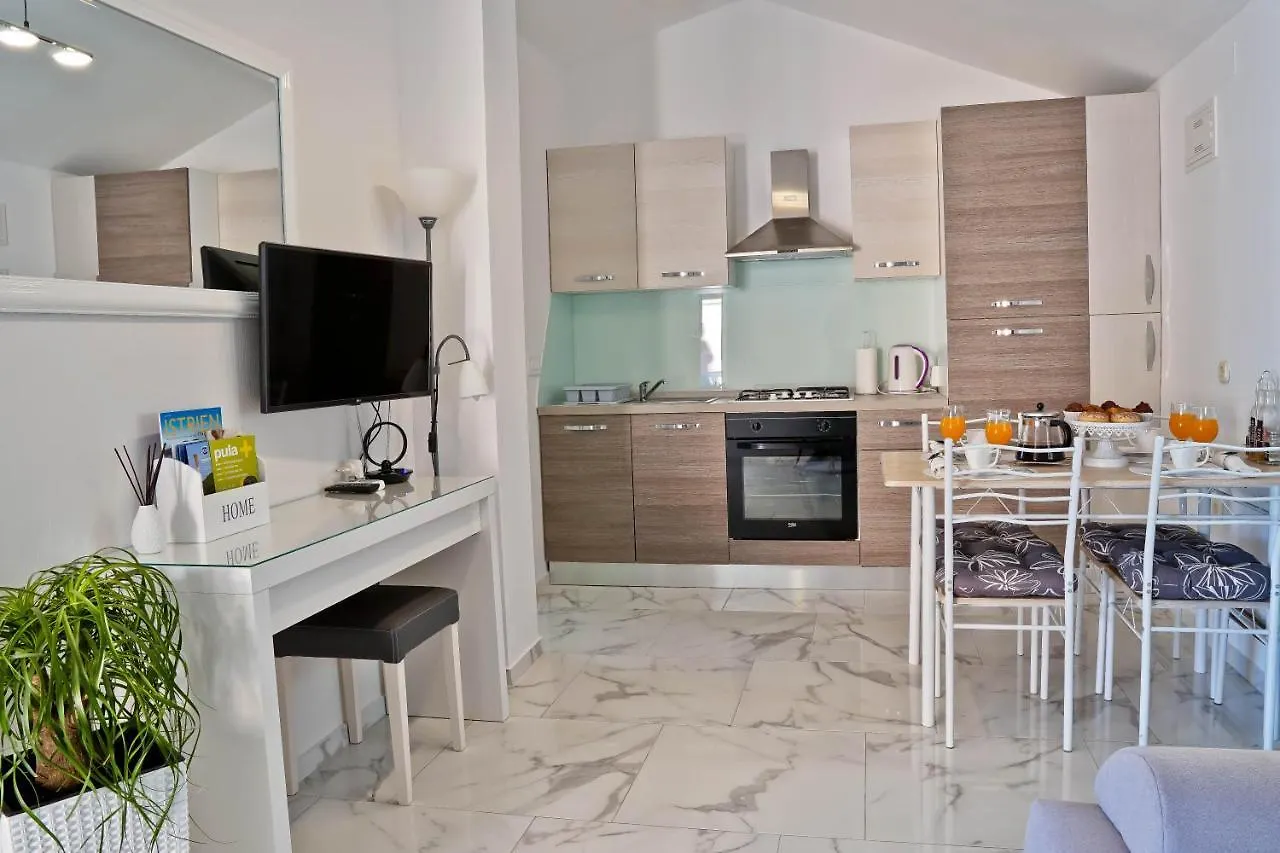 Apartments Limia Pola