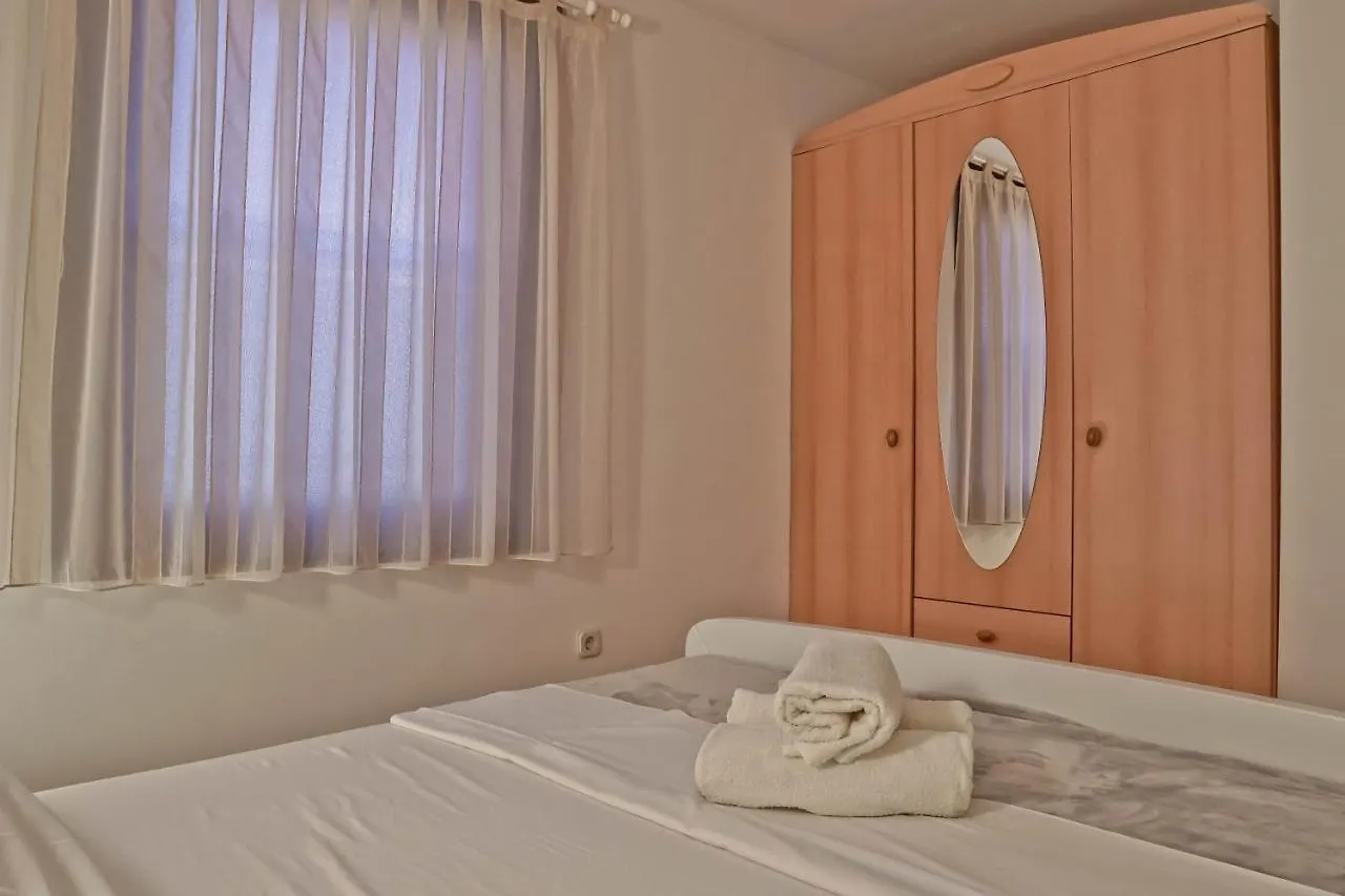 Apartments Limia PUY 0*,